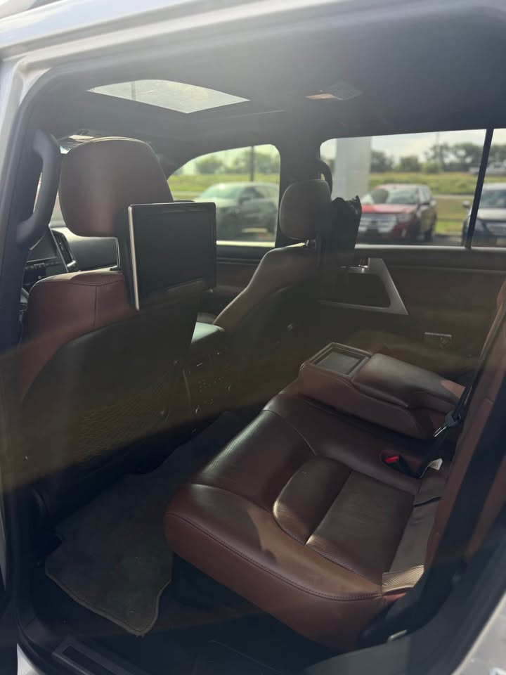 2017 Toyota Land Cruiser in San Antonio, TX (photo 4) — photo 4