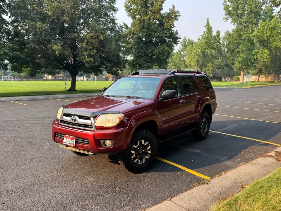 2008 Toyota 4Runner SR5 4WD — 4th Gen, Lifted, No Rust in Boise, ID (photo 2)