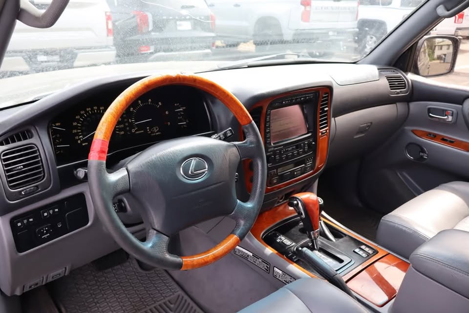 2002 Lexus LX 470 Sport Utility 4D in Denver, CO (photo 11) — photo 11