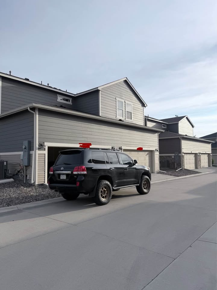 2008 Lexus land cruiser (200 series) in Aurora, CO (photo 5)
