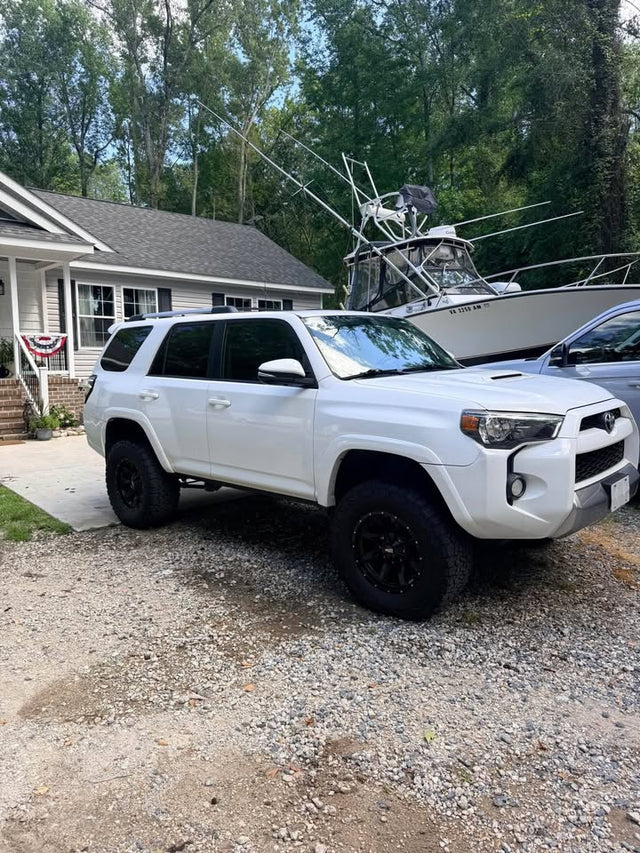 2015 Toyota 4Runner · Trail Premium Sport Utility 4D — photo 2