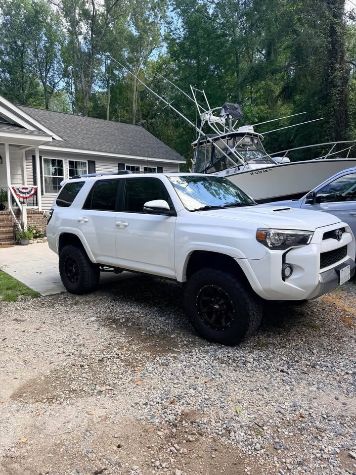 2015 Toyota 4Runner · Trail Premium Sport Utility 4D (photo 2) — photo 2