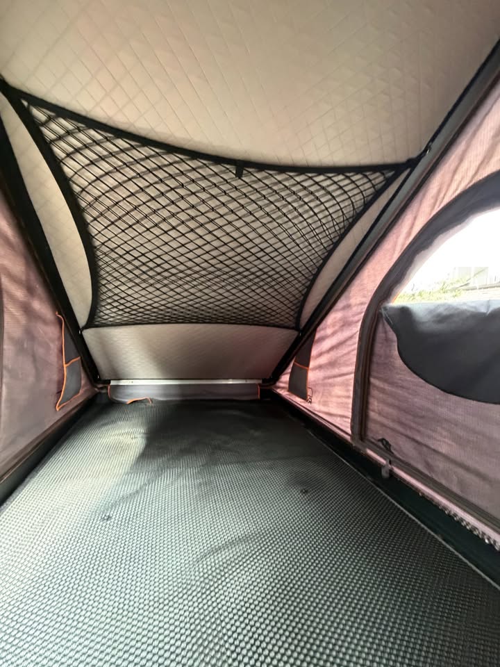 Roofnest Falcon Rooftop Tent in Astoria, NY (photo 8) — photo 8