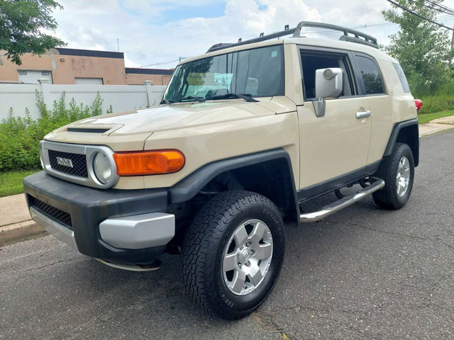 2008 Toyota FJ Cruiser · Sport Utility Beautiful Shape — photo 2