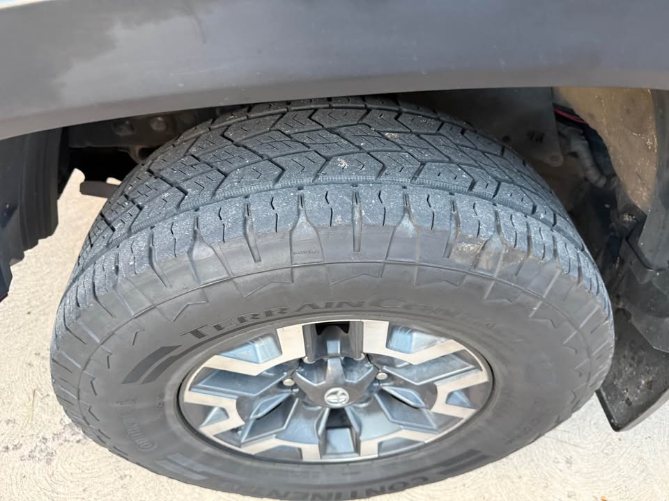 2018 Toyota Tacoma in Colorado Springs, CO (photo 3)