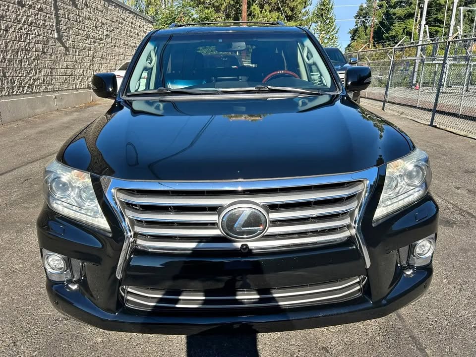 2014 Lexus LX 570 (photo 1)