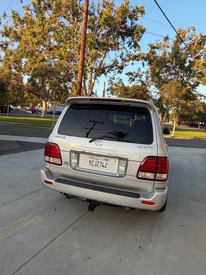 2006 Lexus LX · LX 470 Sport Utility 4D (photo 6) — photo 6