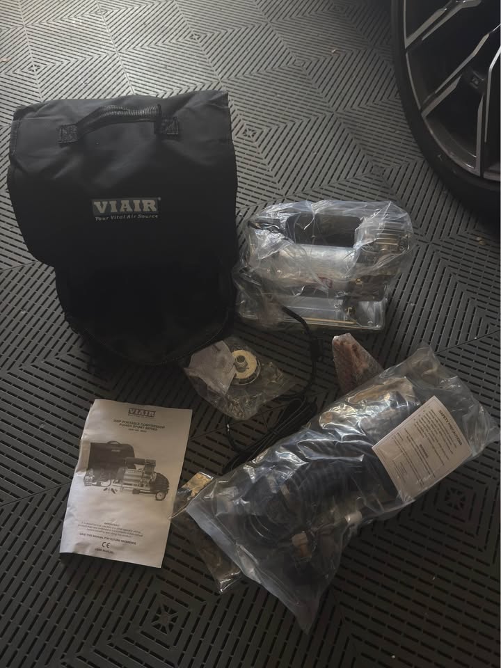 VIAIR 30033 300P PORTABLE AIR COMPRESSOR KIT in Antioch, CA (photo 2) — photo 2