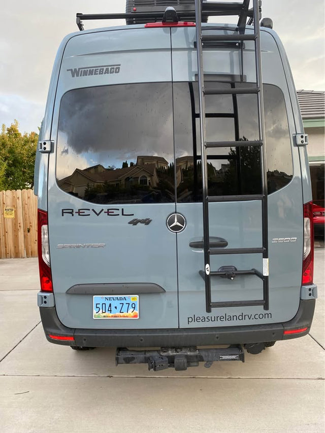 2023 Mercedes-Benz Revel — photo 2