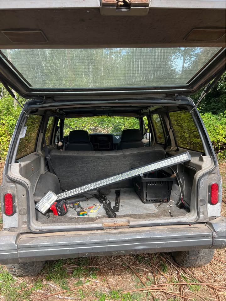 1993 Jeep Cherokee · Sport Utility 4D in Everson, WA (photo 5) — photo 5