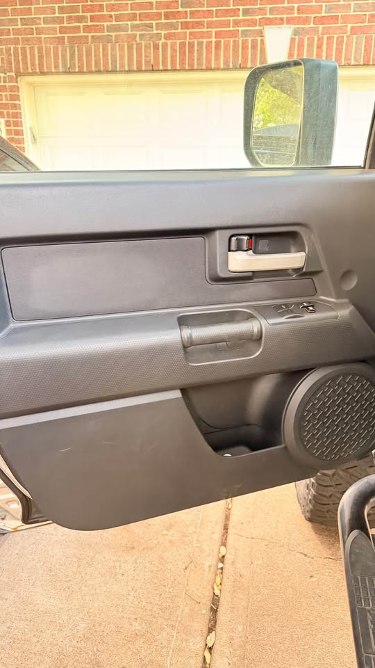2007 Toyota FJ Cruiser · Sport Utility 2D (photo 8) — photo 8