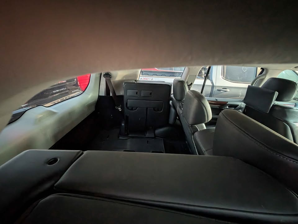 2017 Lexus LX LX 570 Sport Utility 4D (photo 5) — photo 5