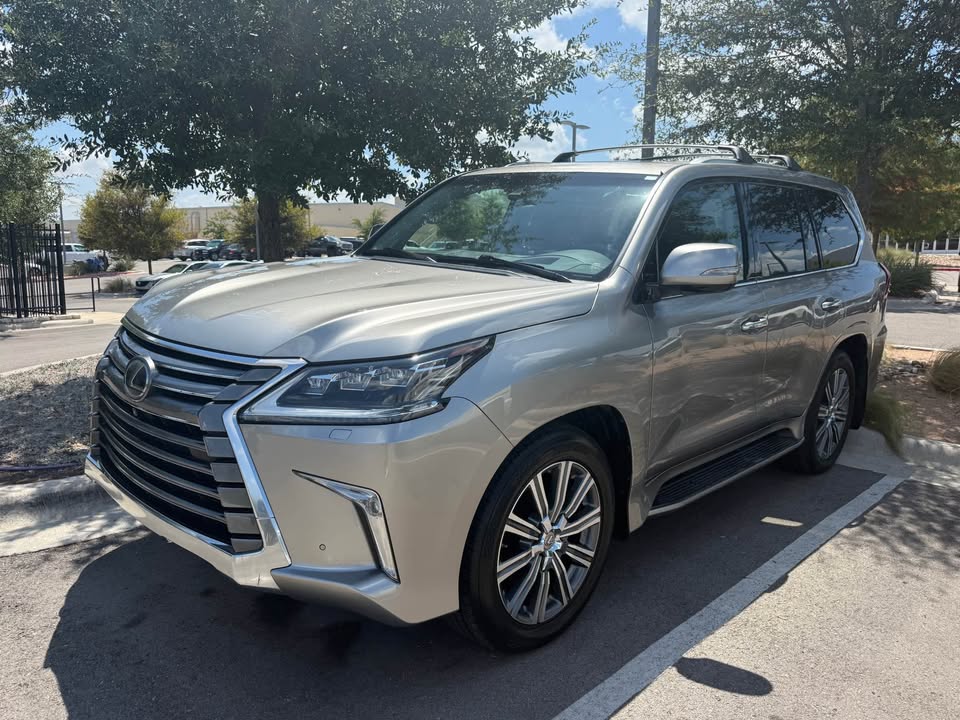 2017 Lexus LX · LX 570 Sport Utility 4D in Dripping Springs, TX (photo 4) — photo 4