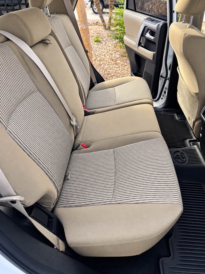 2014 Toyota 4Runner · SR5 Sport Utility 4D in Gilbert, AZ (photo 6) — photo 6