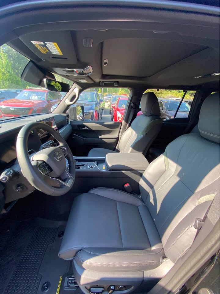 2026 Lexus GX 550 Overtrail+ in Bellevue, WA (photo 9) — photo 9