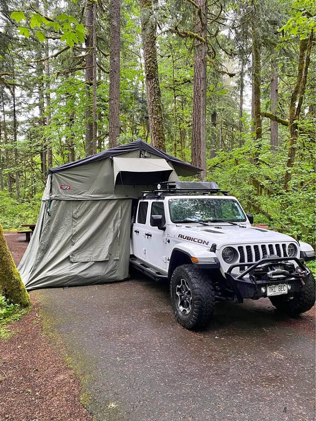 Tepui (Thule) rooftop tent with annex in Colorado Springs, CO (photo 1)