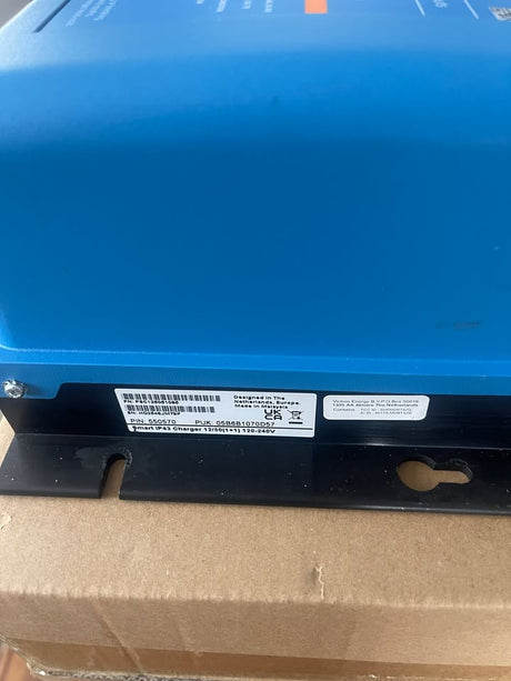 Victron Energy Smart IP43 Charger 12-V 50 AMP 120-240VAC in Gold Canyon, AZ (photo 4)