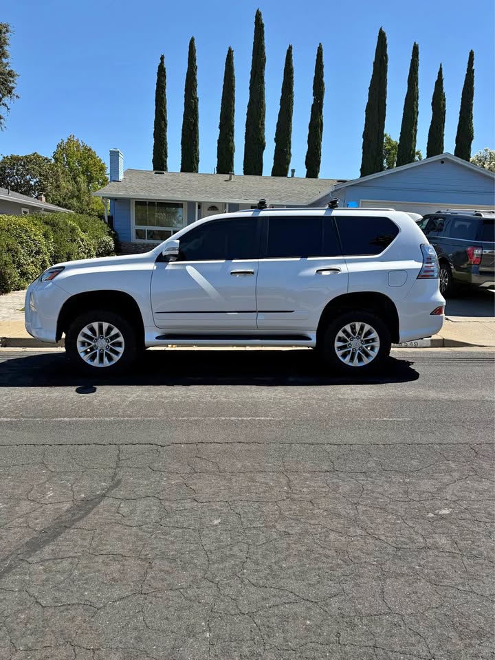 2019 Lexus GX · GX 460 Premium Sport Utility 4D in Concord, CA (photo 1) — photo 1