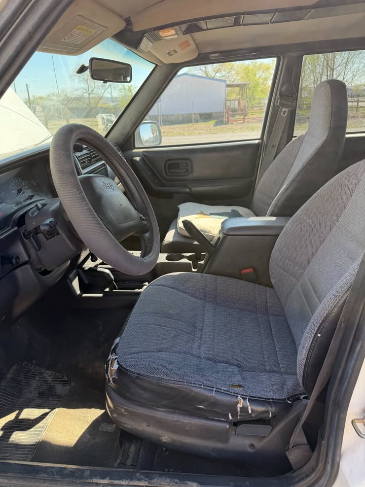 1999 Jeep Cherokee XJ in Silver Springs, NV (photo 11)