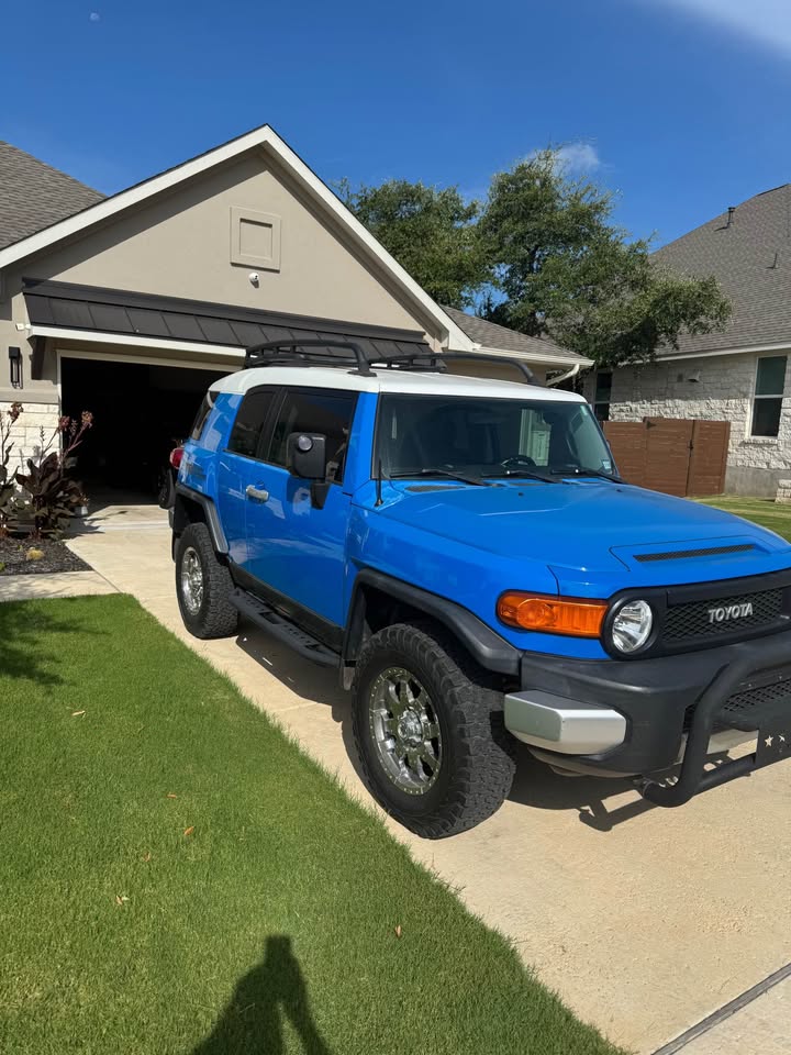 2008 Toyota FJ Cruiser · Sport Utility 2D in Liberty Hill, TX (photo 6) — photo 6