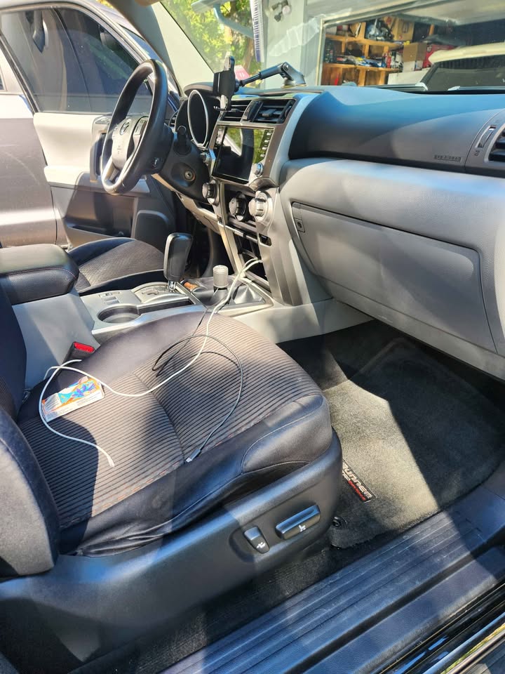 2012 Toyota 4Runner · SR5 Premium Sport Utility 4D in Lafayette, CO (photo 8) — photo 8