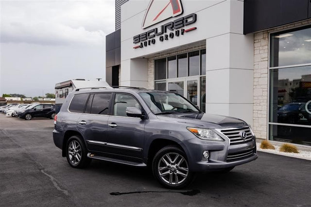 2015 Lexus LX 570 — photo 2
