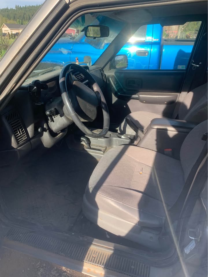 2001 Jeep Cherokee · SE Sport Utility 4D in Portland, OR (photo 9)