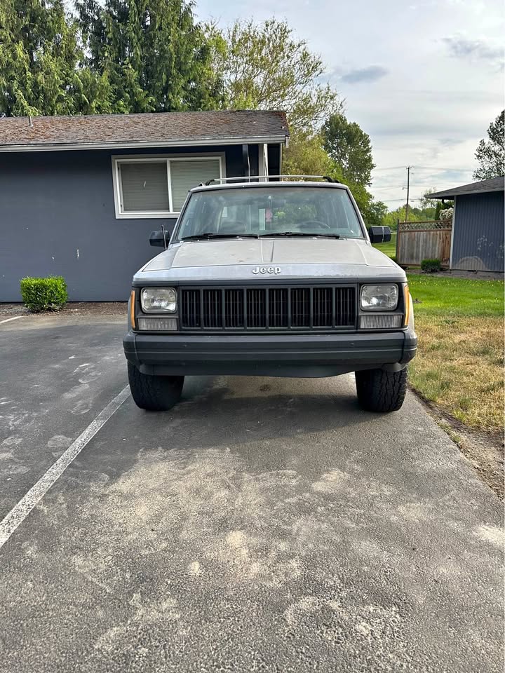 1992 Jeep Cherokee 4x4 Sport (photo 1) — photo 1