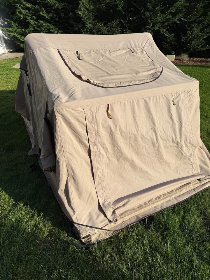 Smittybilt Overlander Roof Top Tent (2783) in Kent, WA (photo 8) — photo 8