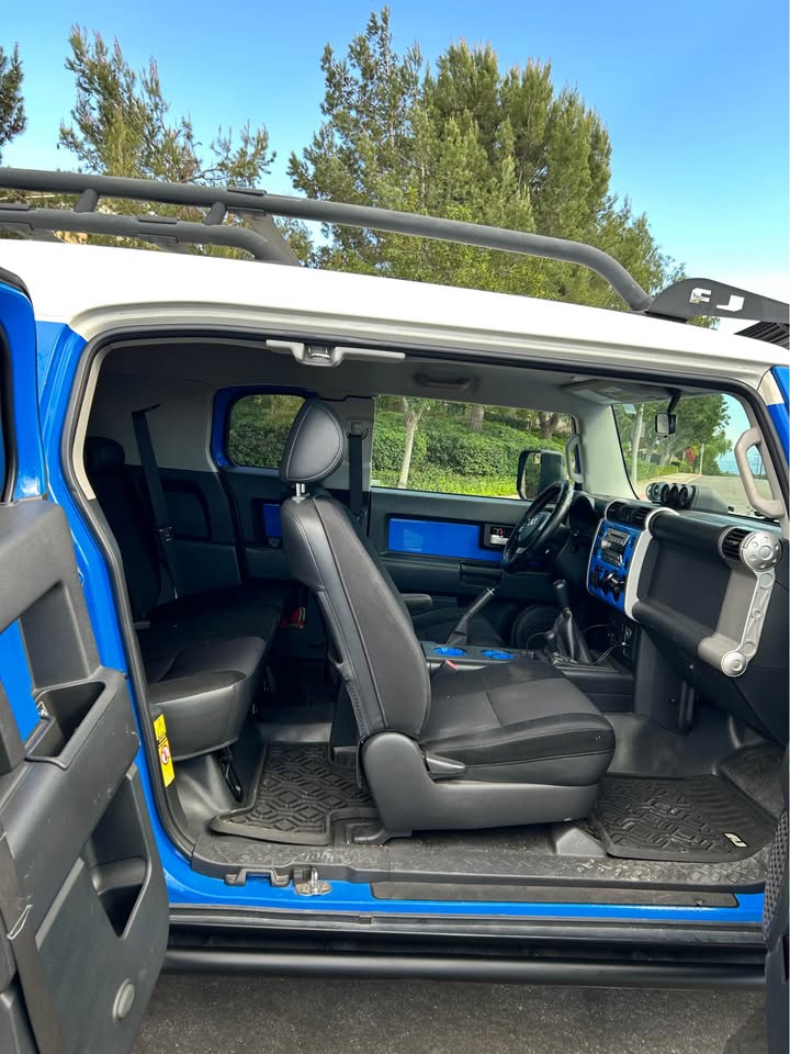 2007 Toyota FJ Cruiser (photo 8) — photo 8