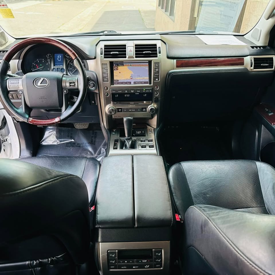 2014 Lexus GX 460 Luxury in Fresno, CA (photo 10) — photo 10