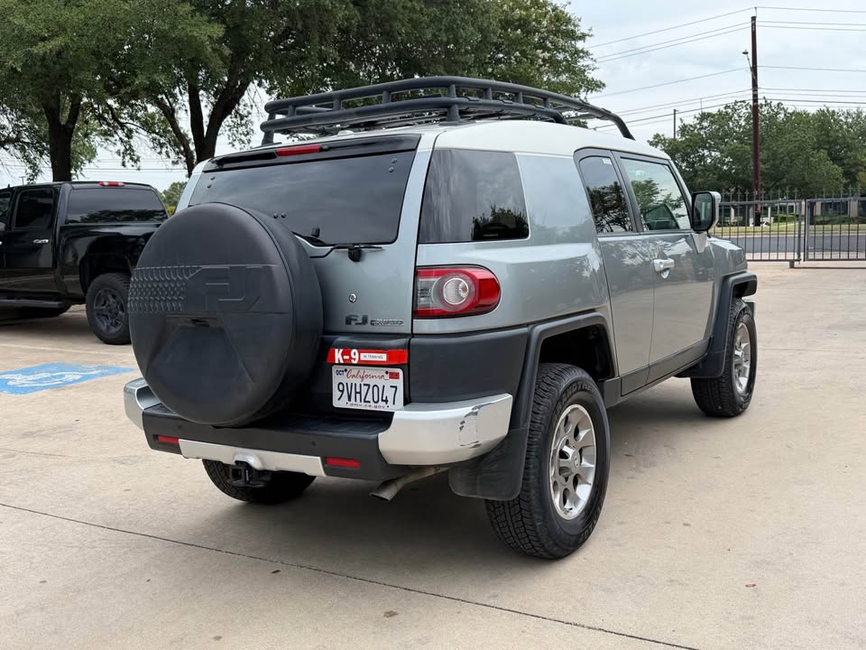 2012 Toyota FJ Cruiser · Sport Utility 2D in Austin, TX (photo 10) — photo 10