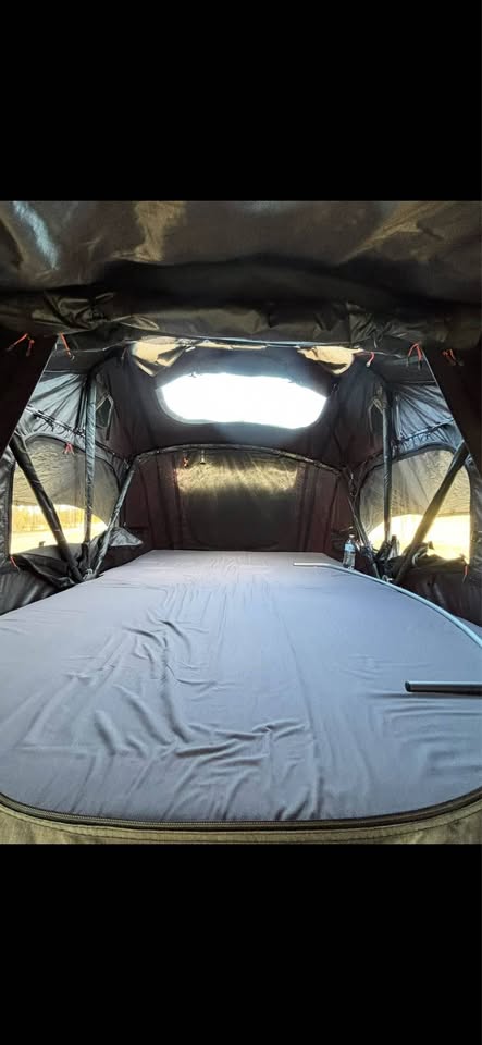 Roam vagabond roof top tent (photo 4) — photo 4