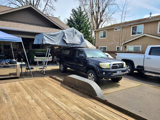 Thule roof top tent in Cottage Grove, OR (photo 1)
