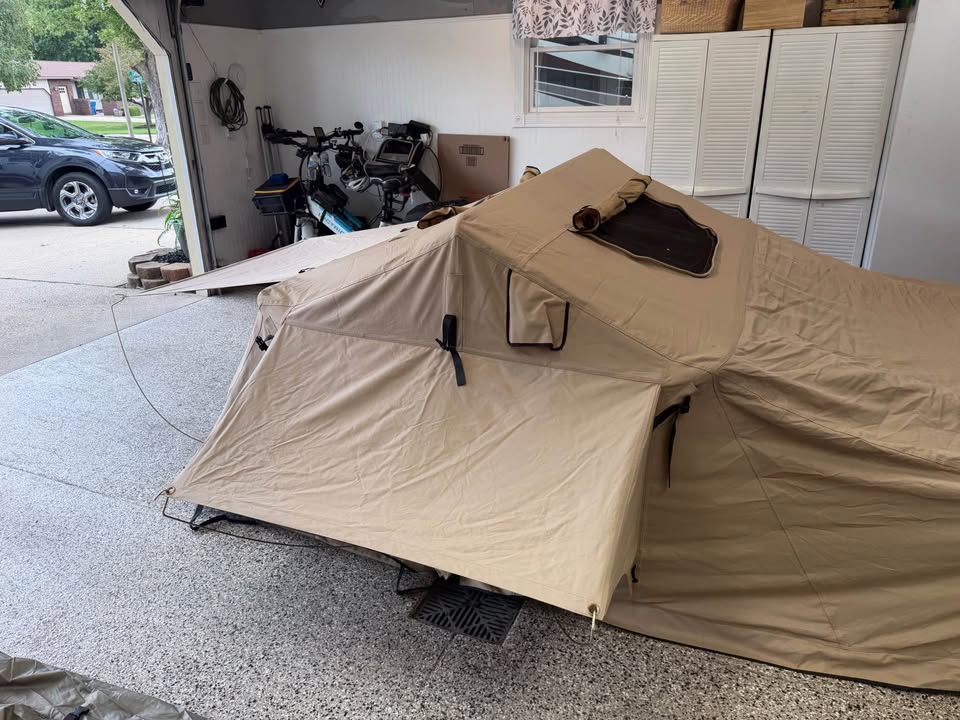 Smittybilt XL Rooftop Tent with Annex (photo 10) — photo 10