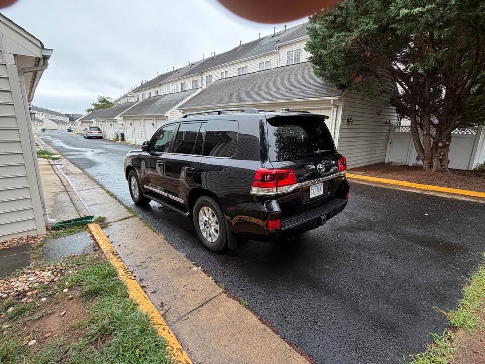 2021 Toyota toyota+land+cruiser in Leesburg, VA (photo 5) — photo 5