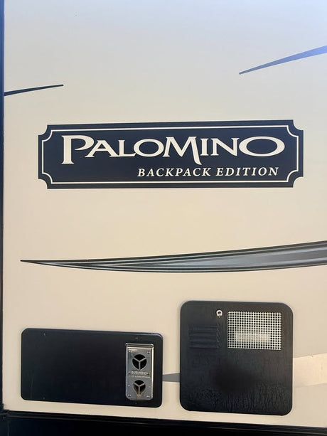2015 Palomino Backpack Edition HS-2911 Truck Camper in Beaverton, OR (photo 4)