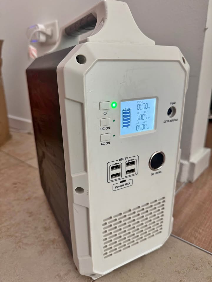 BLUETTI EB120 Portable Power Station – 1200Wh / 1000W POWER BANK BATTERY with AC and DC plug ins in Phoenix, AZ (photo 1)