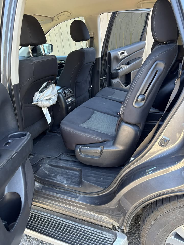 2019 Nissan Pathfinder · S Sport Utility 4D in Alpine, CA (photo 2) — photo 2