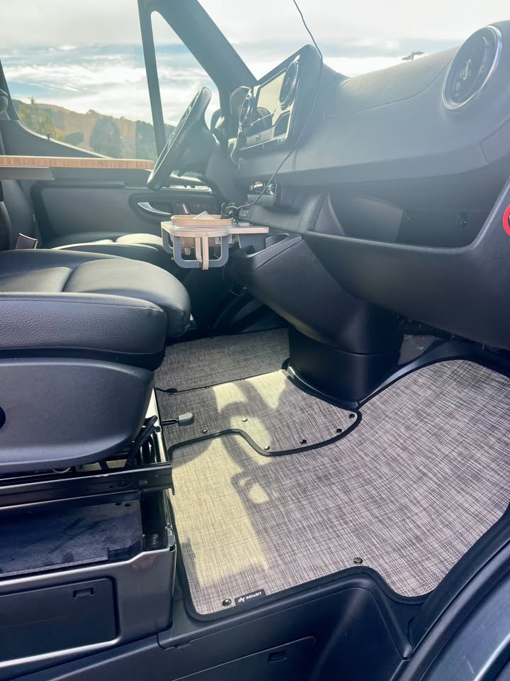 2022 Mercedes-Benz Storyteller Overland Stealth MODE 4x4 in Martinez, CA (photo 9) — photo 9