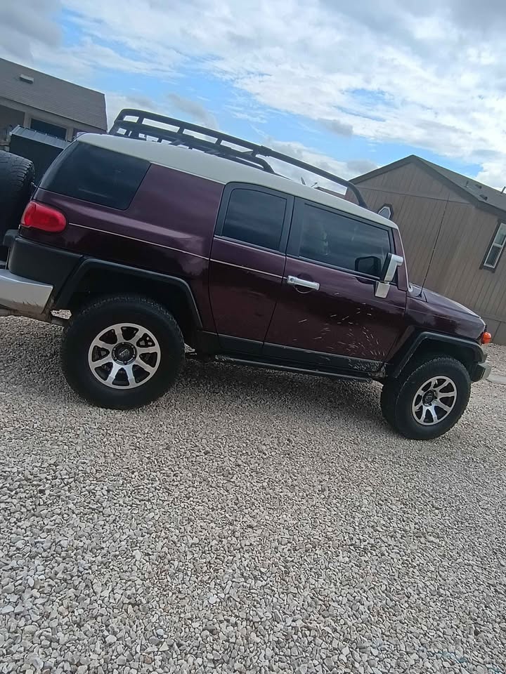 2007 Toyota FJ Cruiser in Pflugerville, TX (photo 2) — photo 2