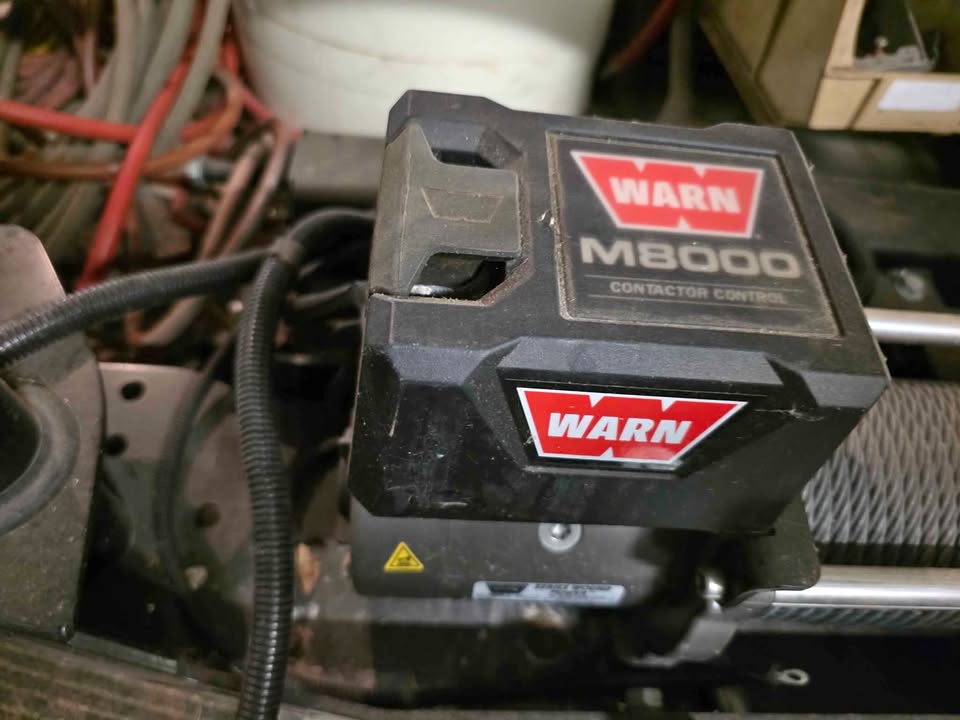 Warn winch M8000 and / or Warn grill guard for Ford Superduty in Rising Sun, IN (photo 1)