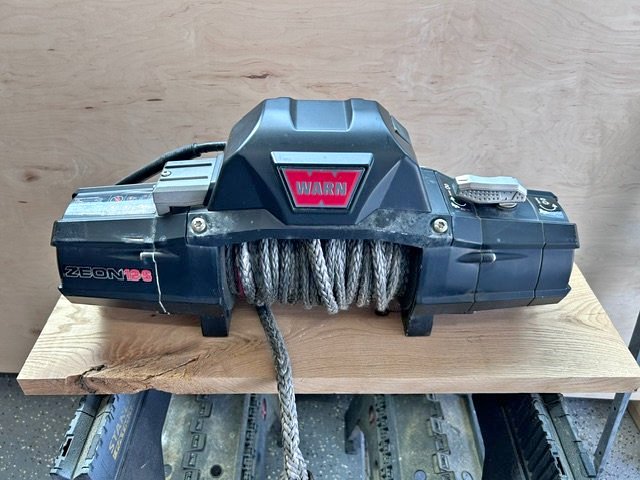 WARN Zeo 12-s winch (photo 1)