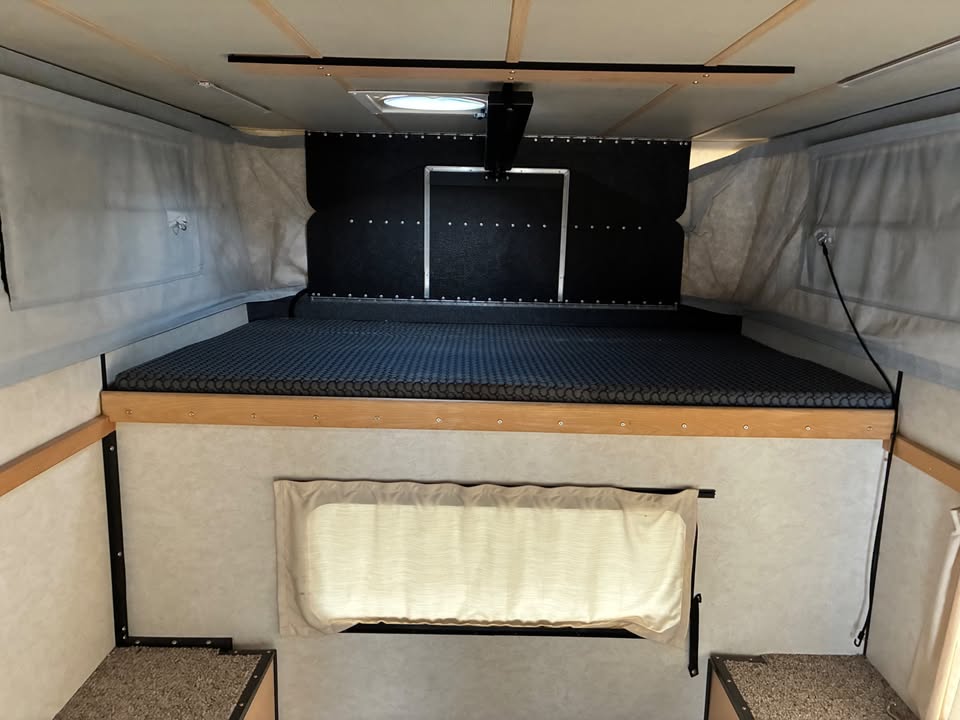 Four Wheel Camper Grandby 2016 (photo 5) — photo 5