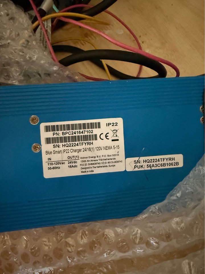 Victron Energy Blue Smart IP22 Charger 24/16(1) (photo 4) — photo 4