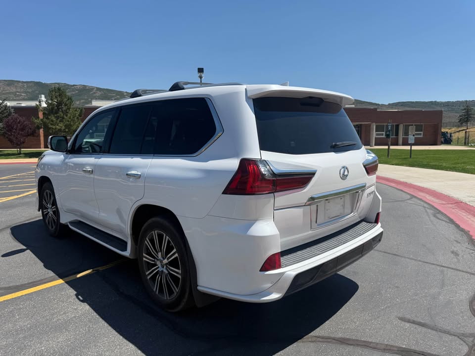 2020 Lexus LX LX 570 Sport Utility 4D (photo 4) — photo 4