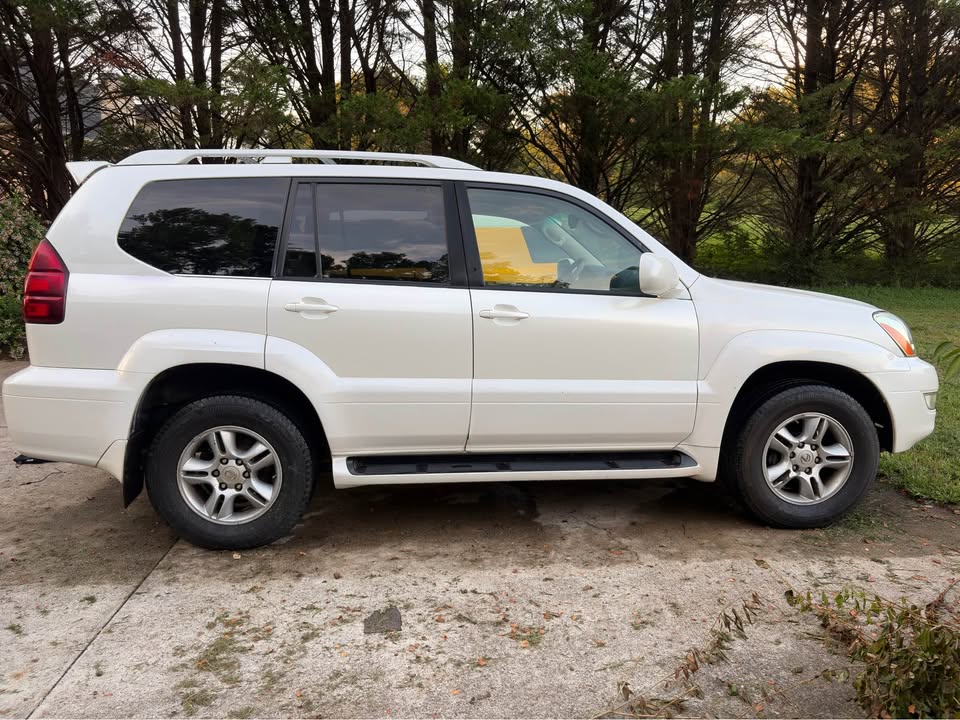 2007 Lexus GX · GX 470 Sport Utility 4D (photo 3) — photo 3