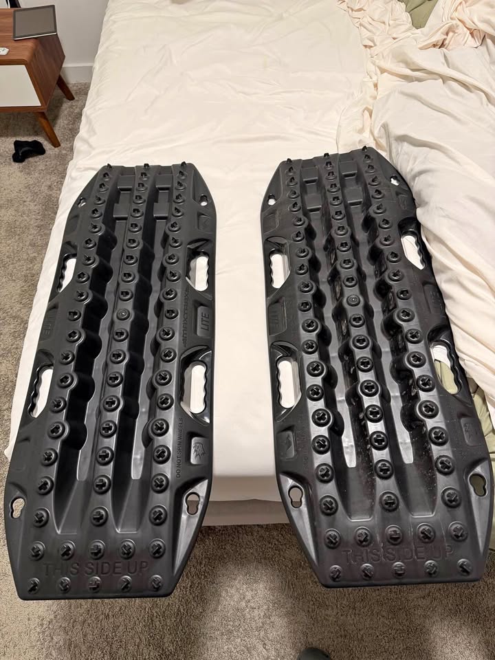 Maxtrax Lite recovery boards (black) never used in Bozeman, MT (photo 1) — photo 1