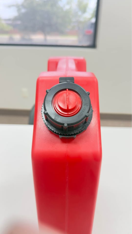 1.75 Gal RotoPax Gas Can in St George, UT (photo 4) — photo 4