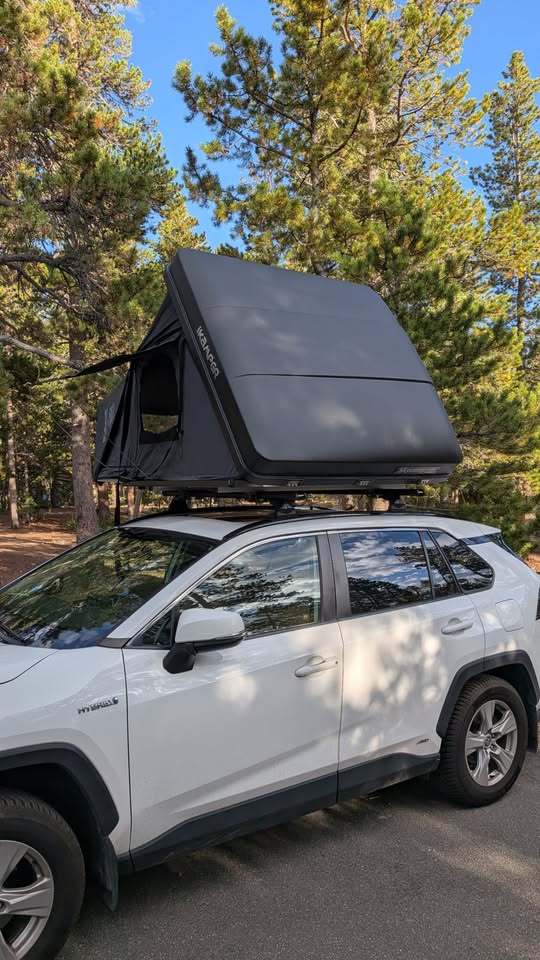 iKamper Skycamp DLX Mini Hardshell Rooftop Tent – Excellent Condition in Denver, CO (photo 8) — photo 8